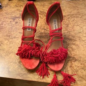 Steve Madden Sassey Red fringe heels